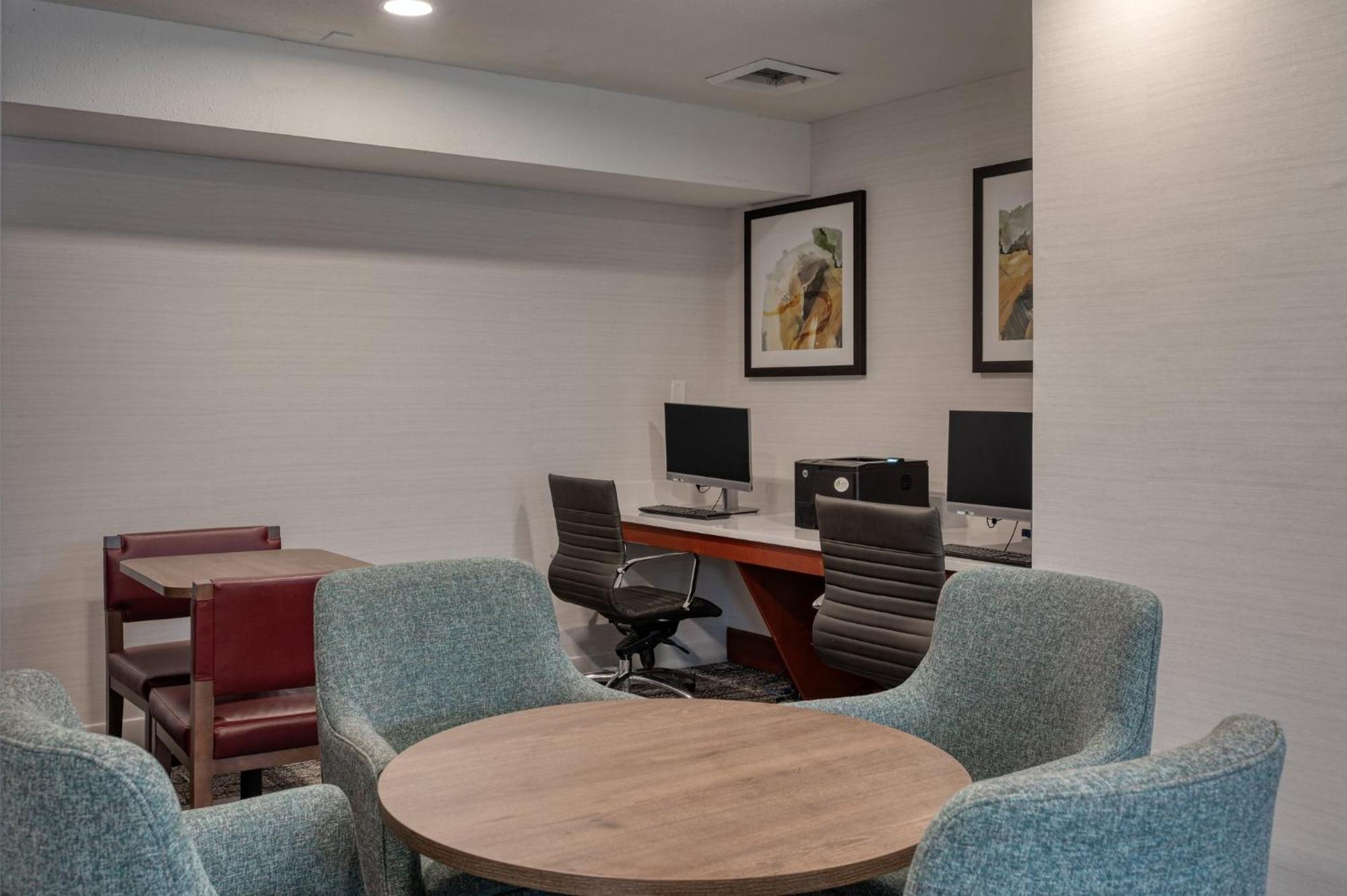 Staybridge Suites Allentown Airport Lehigh Valley By Ihg 외부 사진