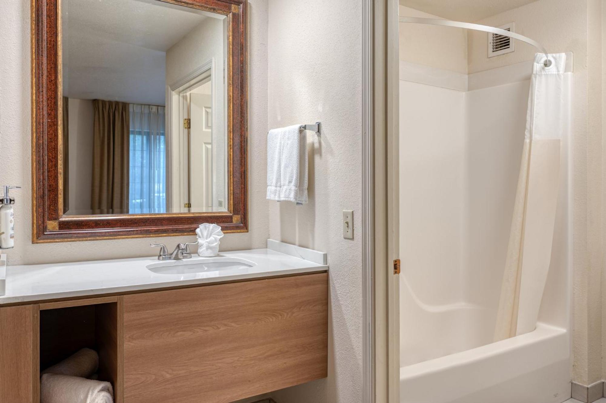 Staybridge Suites Allentown Airport Lehigh Valley By Ihg 외부 사진
